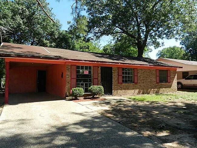 Building Photo - 625 Damaka Dr
