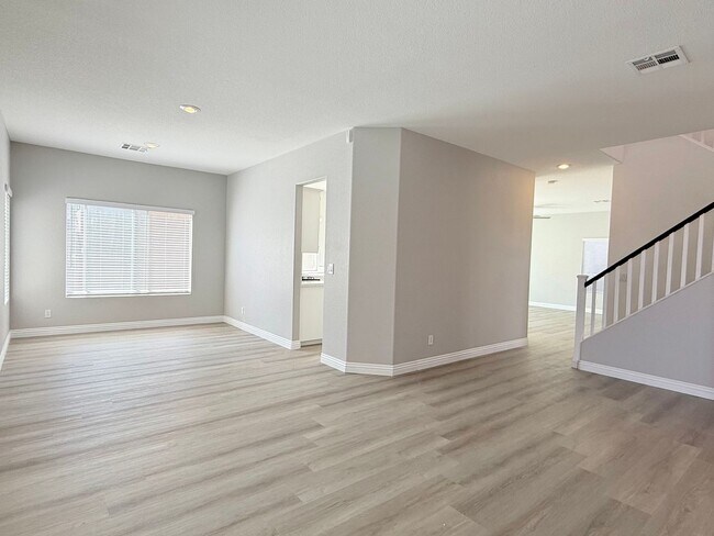 Building Photo - 10621 Olivebranch Ave