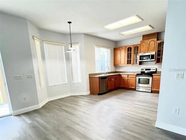 Foto del edificio - 12946 Grovehurst Ave