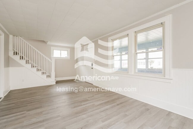 Building Photo - 1115 E Dayton St