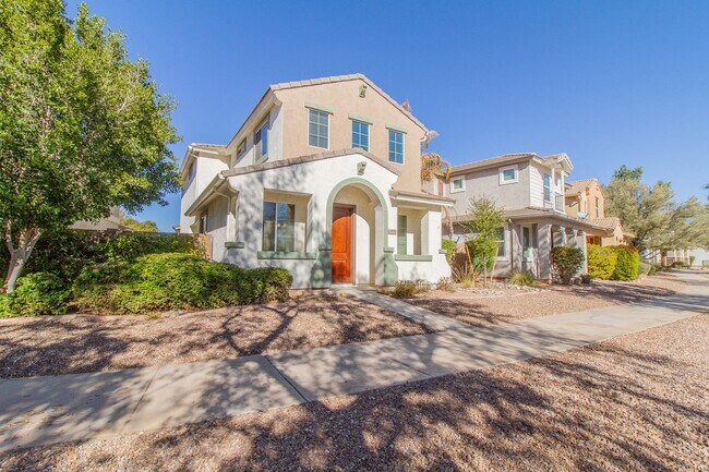 Foto del edificio - GORGEOUS 3BED 2.5 BATH HOME  NEAR CRIMSON/US60