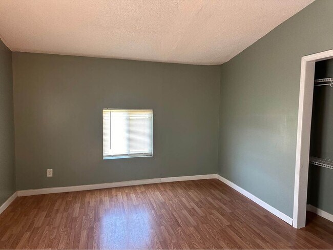 Foto del edificio - 6354 Meadowbranch Rd