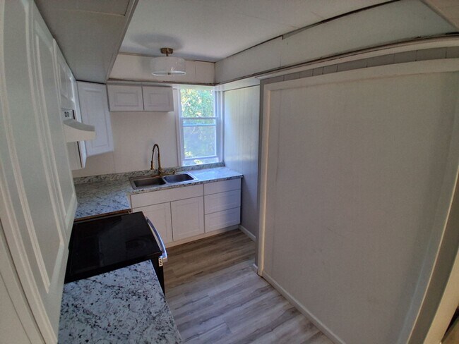 Foto del edificio - 65-67 Railroad Street