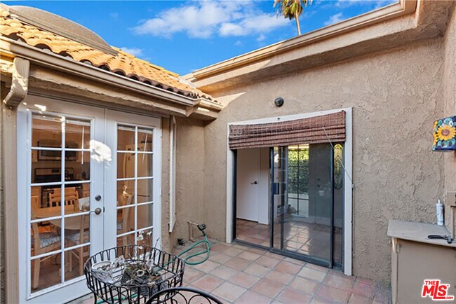 Foto del edificio - 8 Las Cruces Ln