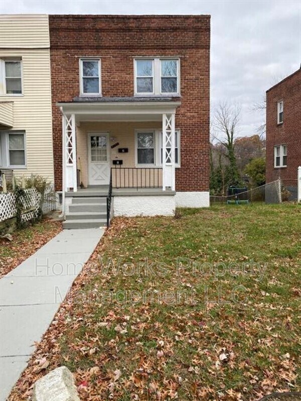 Foto del edificio - 4130 Woodhaven Ave