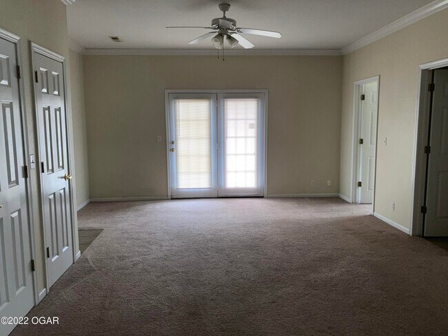 Foto del edificio - 5256 Courtney Ln