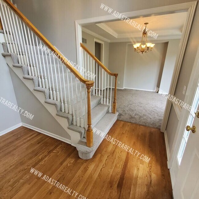 Foto del edificio - Gorgeous 4 Bedroom Home in Olathe-Amber Hi...
