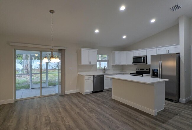 Building Photo - 214 E Caldwell Dr