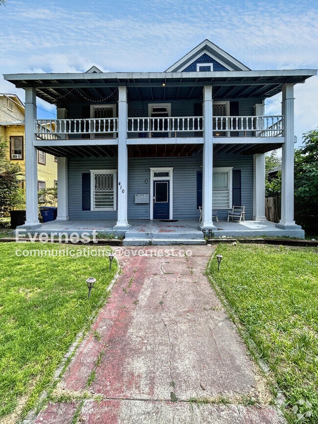 Building Photo - 410 E Carson St
