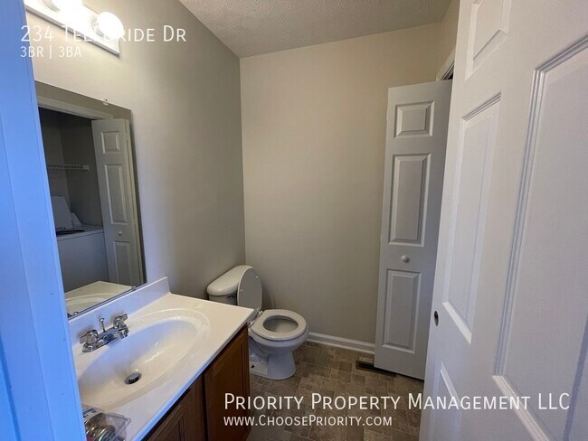 Foto del edificio - 3 Bdrm 2.5 Bath Towhnhome in Broadway, VA ...