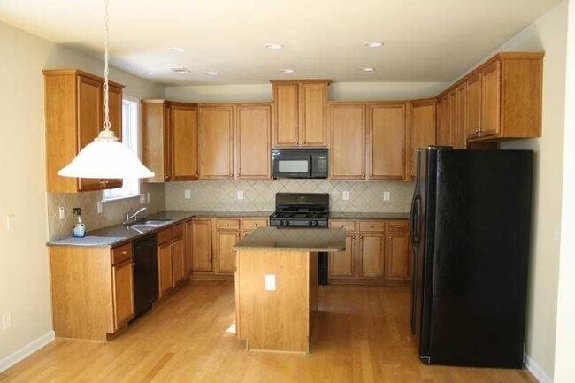 Building Photo - 252 Rutlidge Park Ln