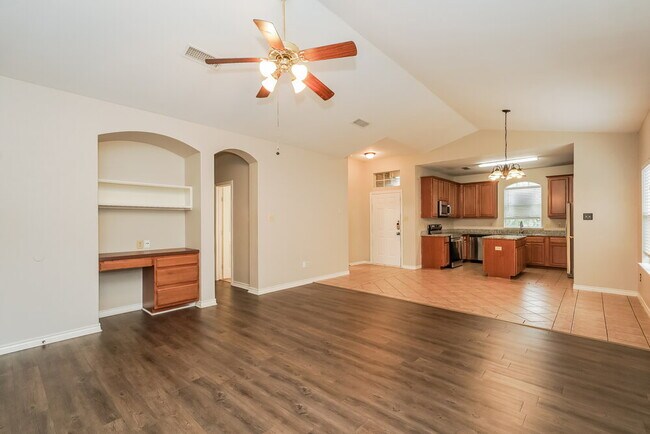 Building Photo - 1824 Alanbrooke Dr