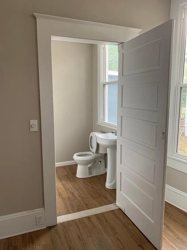 Foto del edificio - 311 Jl Lomax Dr