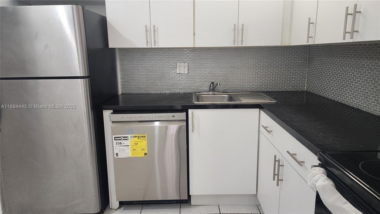 Foto principal - 8301 SW 142nd Ave