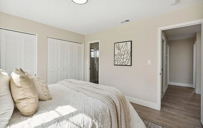 Foto del edificio - 1228 Athena Ave