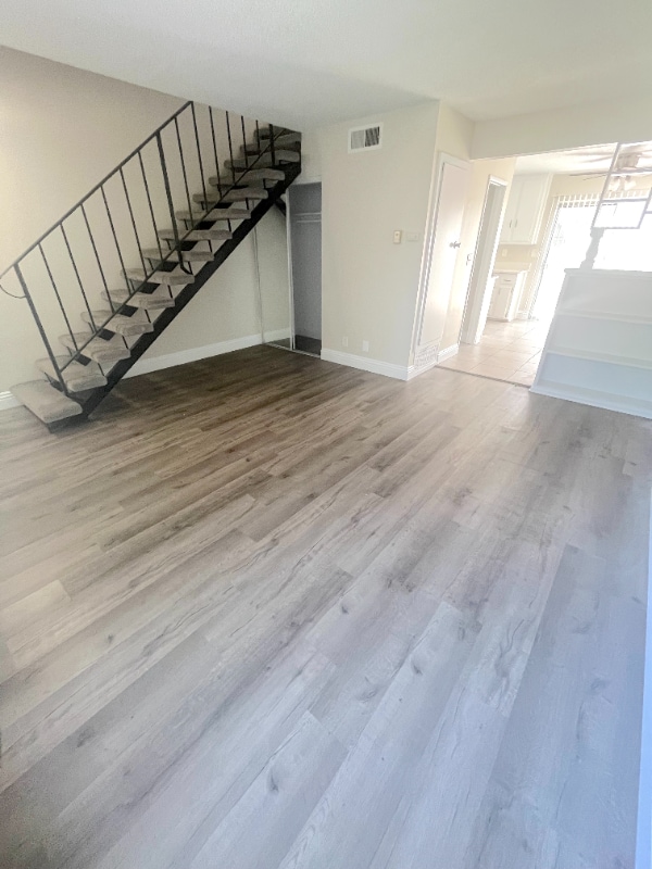 Foto del edificio - 587 Silverwood Ave