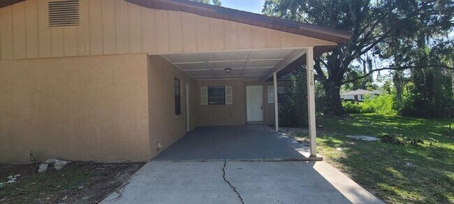 Foto del edificio - Spacious Duplex Home In Lakeland, FL