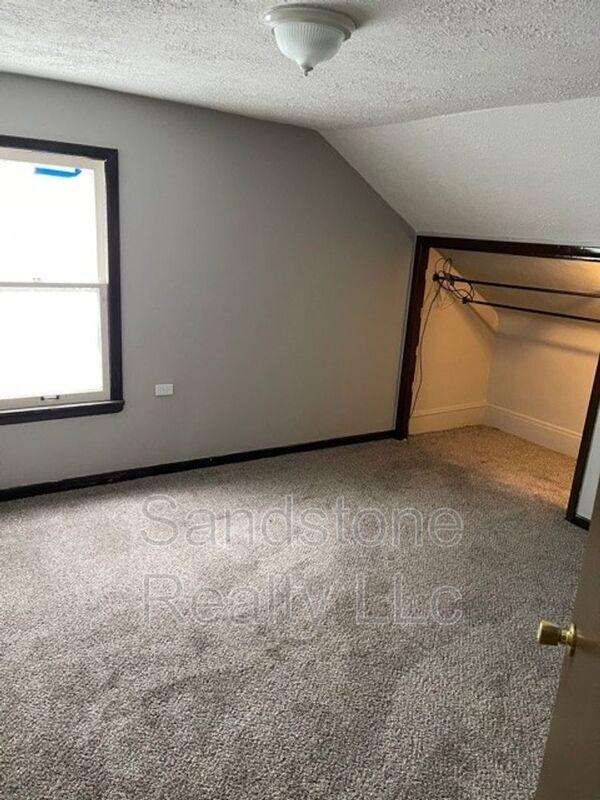 Foto del edificio - 3102 Searsdale Ave