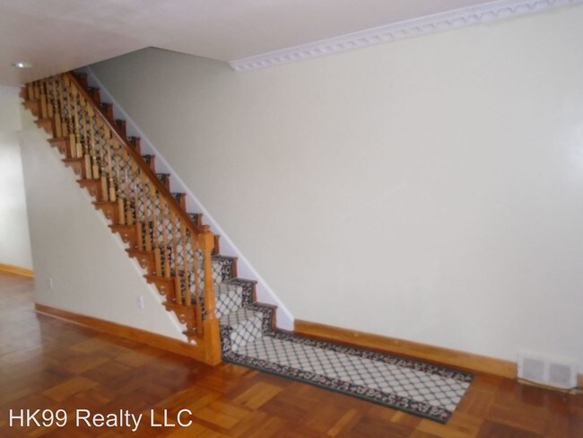 Building Photo - 7218 Bustleton Ave