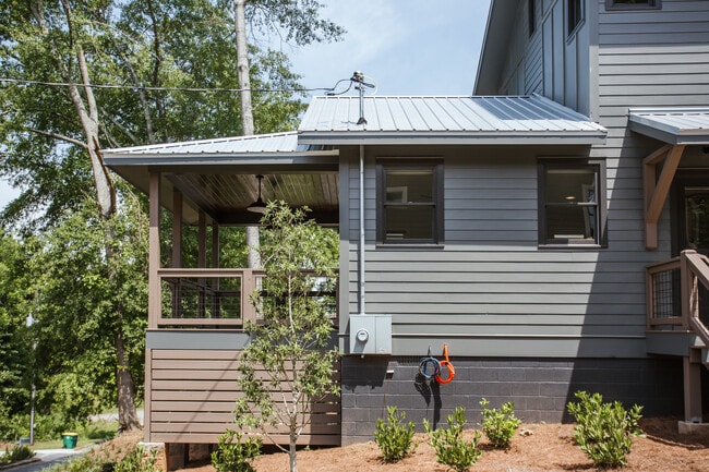 Photo - 132 Flint St House