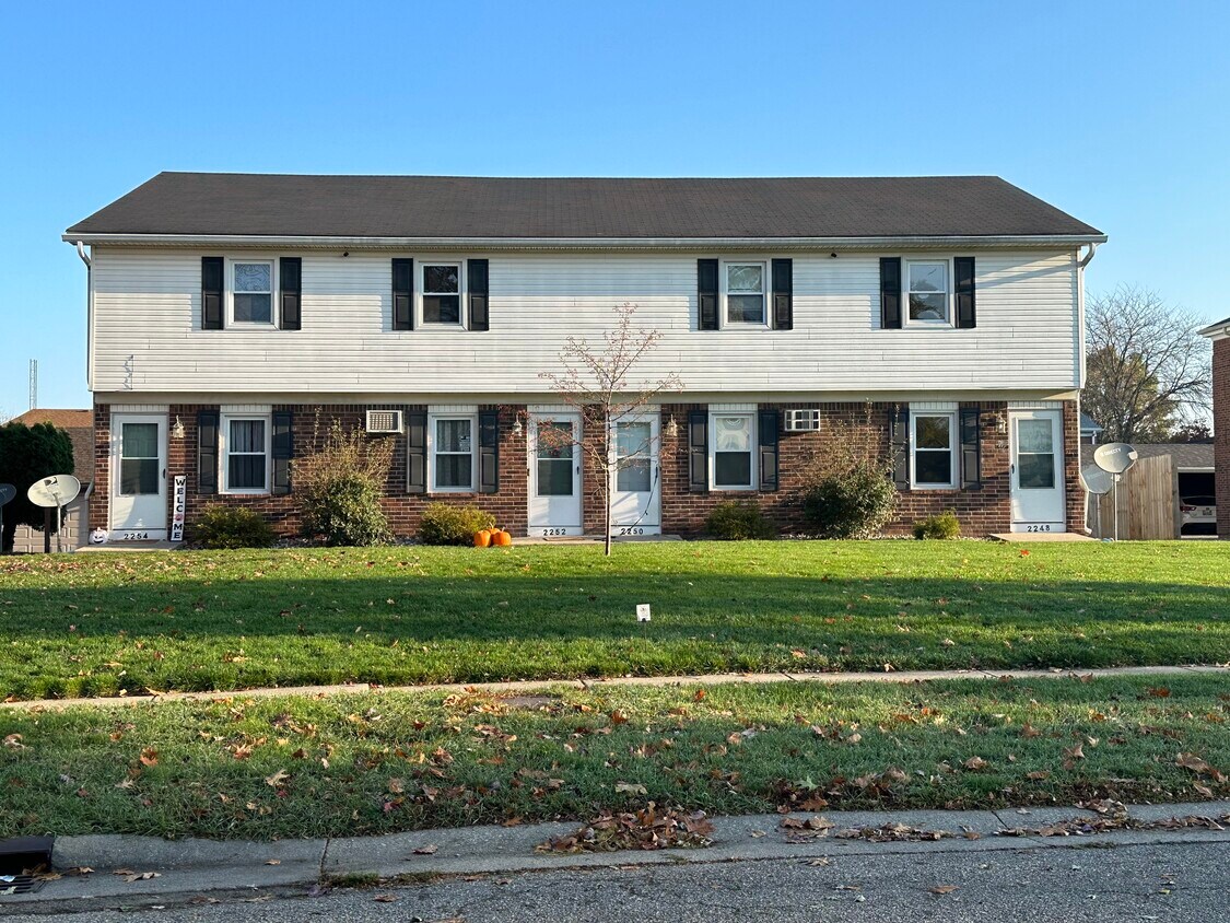 2248 Rockspring Rd, Toledo, OH 43614 Townhome Rentals in Toledo OH