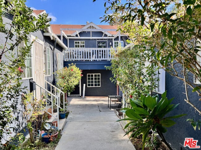 Building Photo - 656 N Dillon St