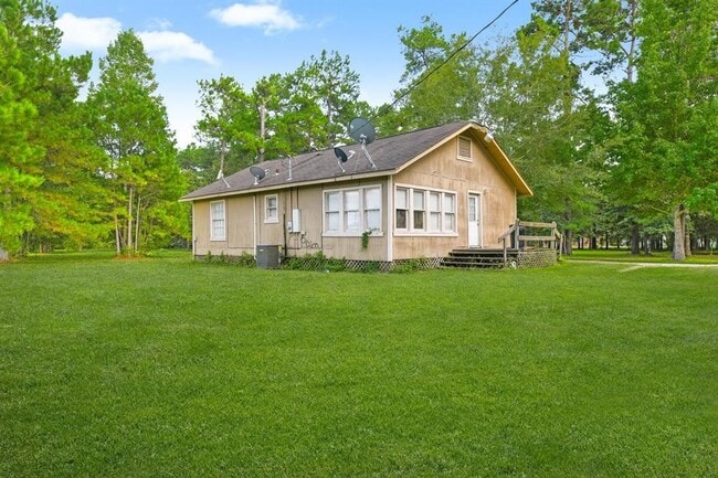 Building Photo - 2407 County Rd 2235