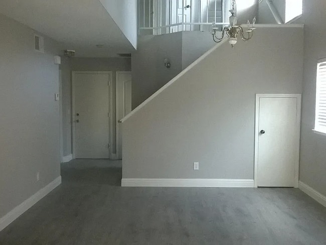 Foto del edificio - 4943 Wind Creek Dr