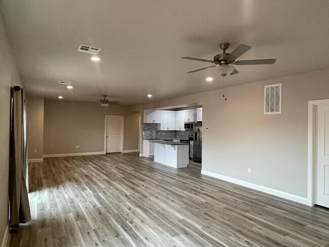Foto del edificio - 1806 N Crimson Creek Dr