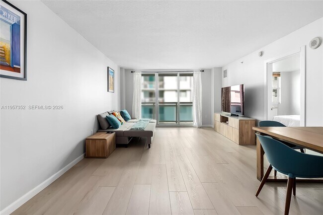 Foto del edificio - 6917 Collins Ave