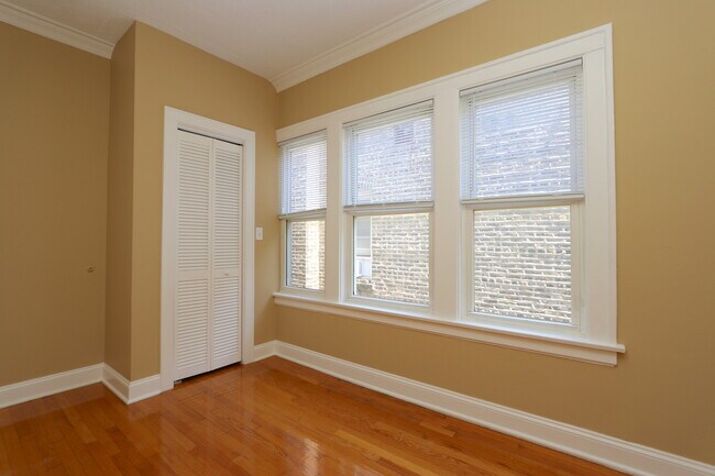 Foto del edificio - 4457 W Wrightwood Ave