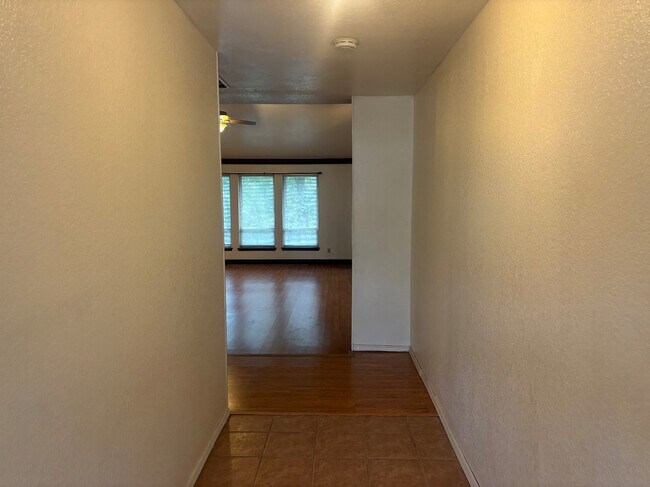 Foto del edificio - 2335 W Tecumseh St