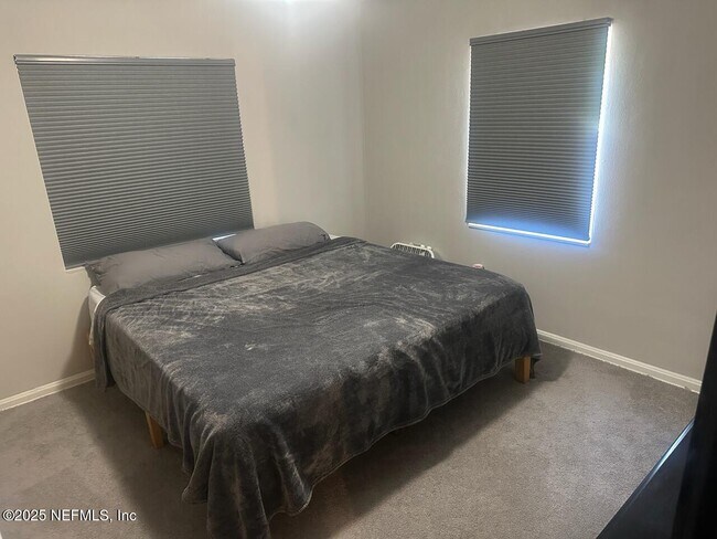 Foto del edificio - 5330 Oak Forest Dr