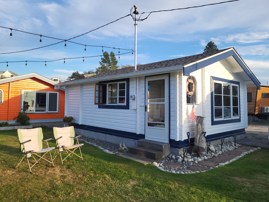 Cabin by the bay. Sunset views from the yard. - 7396 Birch Bay Dr