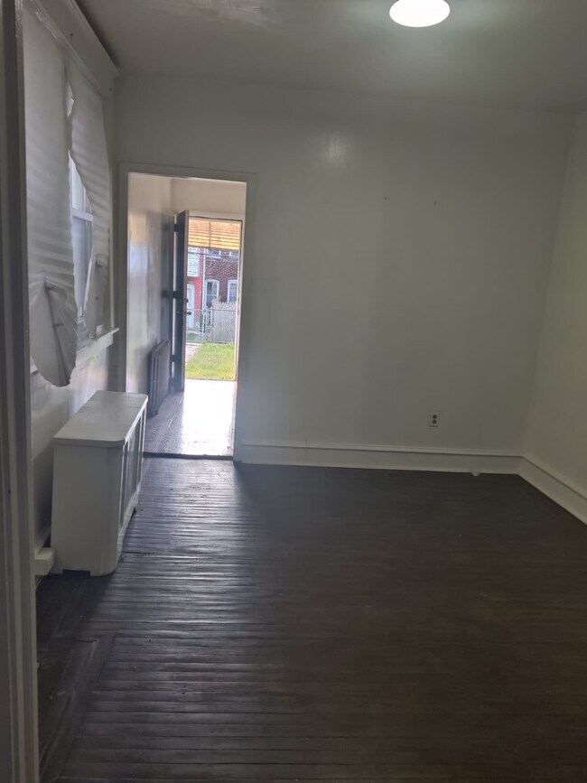 Foto del edificio - 6139 Walker St