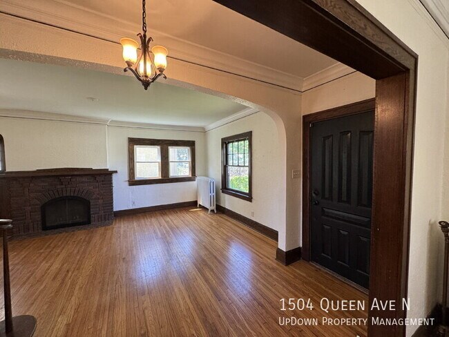 Foto del edificio - 1504 Queen Ave N