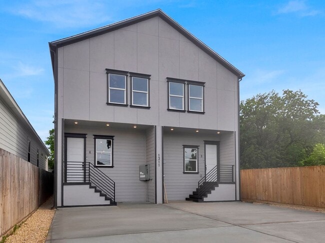 Building Photo - 1311 E 33rd St