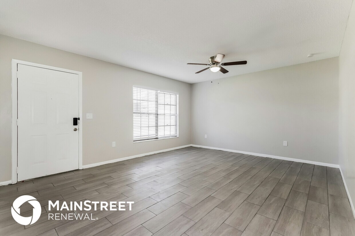 Foto principal - 7231 Fox Chase Dr