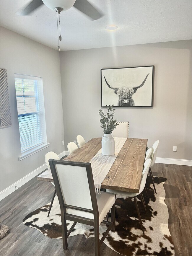 Foto del edificio - 2034 Mountain Ash Ln