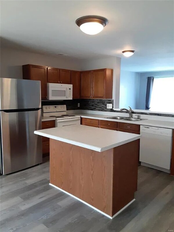 Foto del edificio - 419 Wild Oak Dr