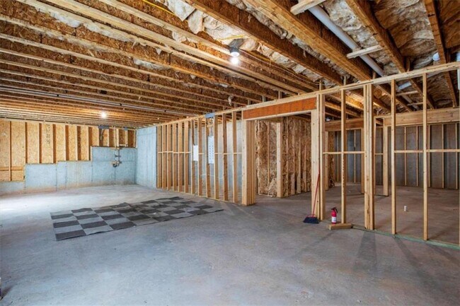 Building Photo - 2044 Britt Dr