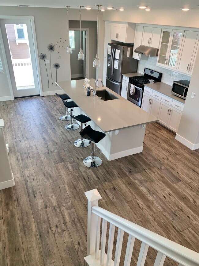 Kitchen and Dining - 3900 Degree Ln