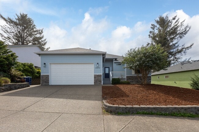 2630 NE 45th St