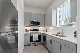 Building Photo - 476 Suffield Dr