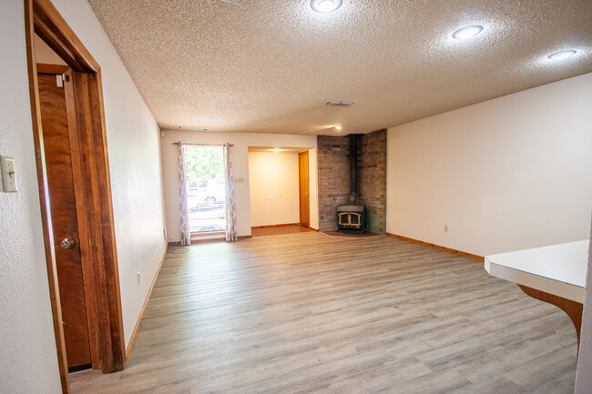 Building Photo - 809 Stanton Pl