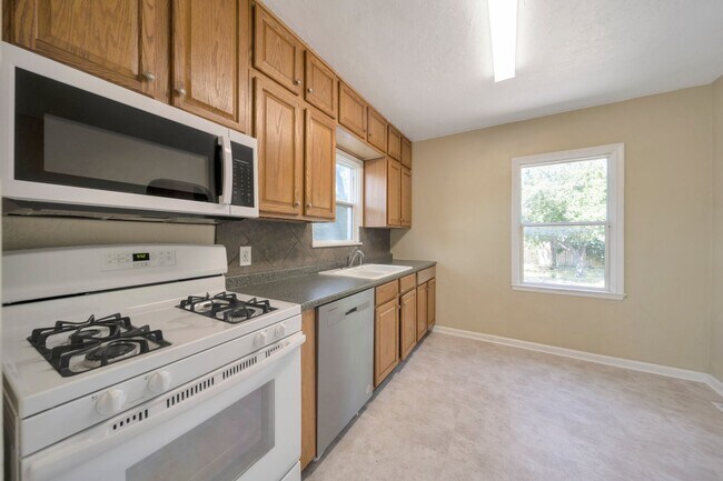 Building Photo - Charming Cottage Home in Salt Lake City