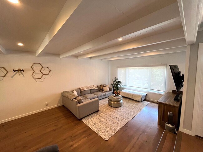 Foto del edificio - INCREDIBLE, MUST SEE MILL VALLEY THREE BED...