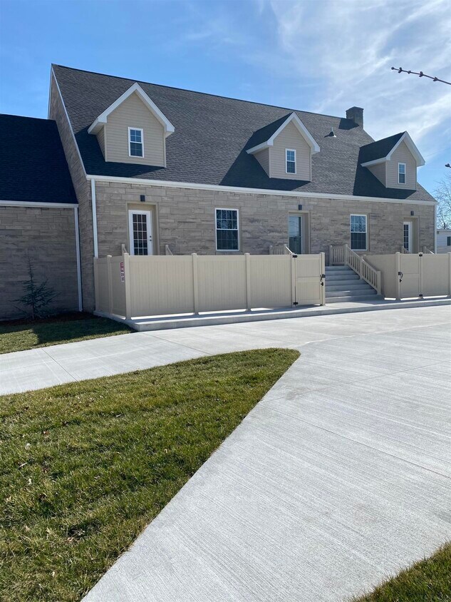 823 Hart St Unit B, Vincennes, IN 47591 Condo for Rent in Vincennes