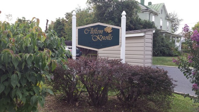 Building Photo - 68 Woodlee Rd