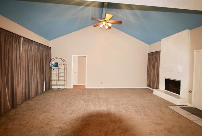 Building Photo - 7862 Split Oak Dr